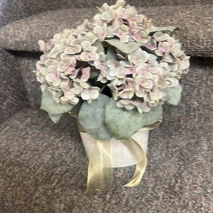 Top designs rd-541p floral decor arrangement colors green purple pink grey